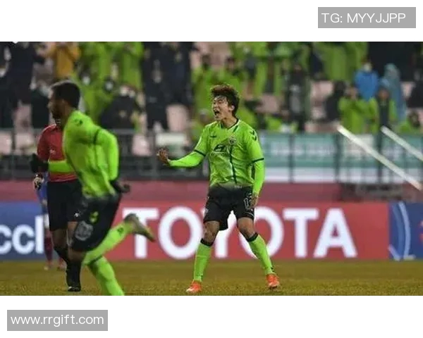 全北现代与水原三星激战K联赛争夺战精彩回顾与分析